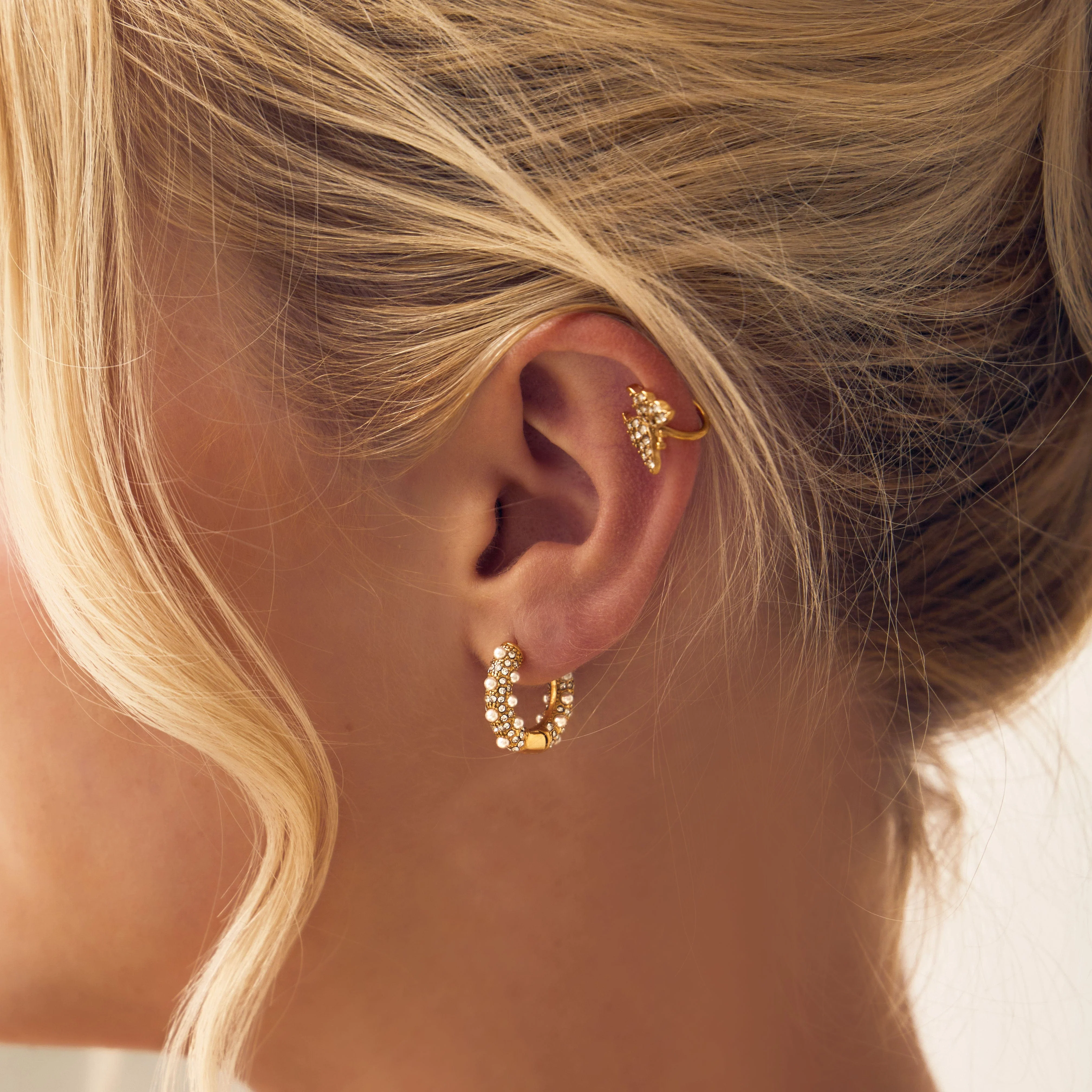 Alice Pearl Hoop Earrings - Image 10