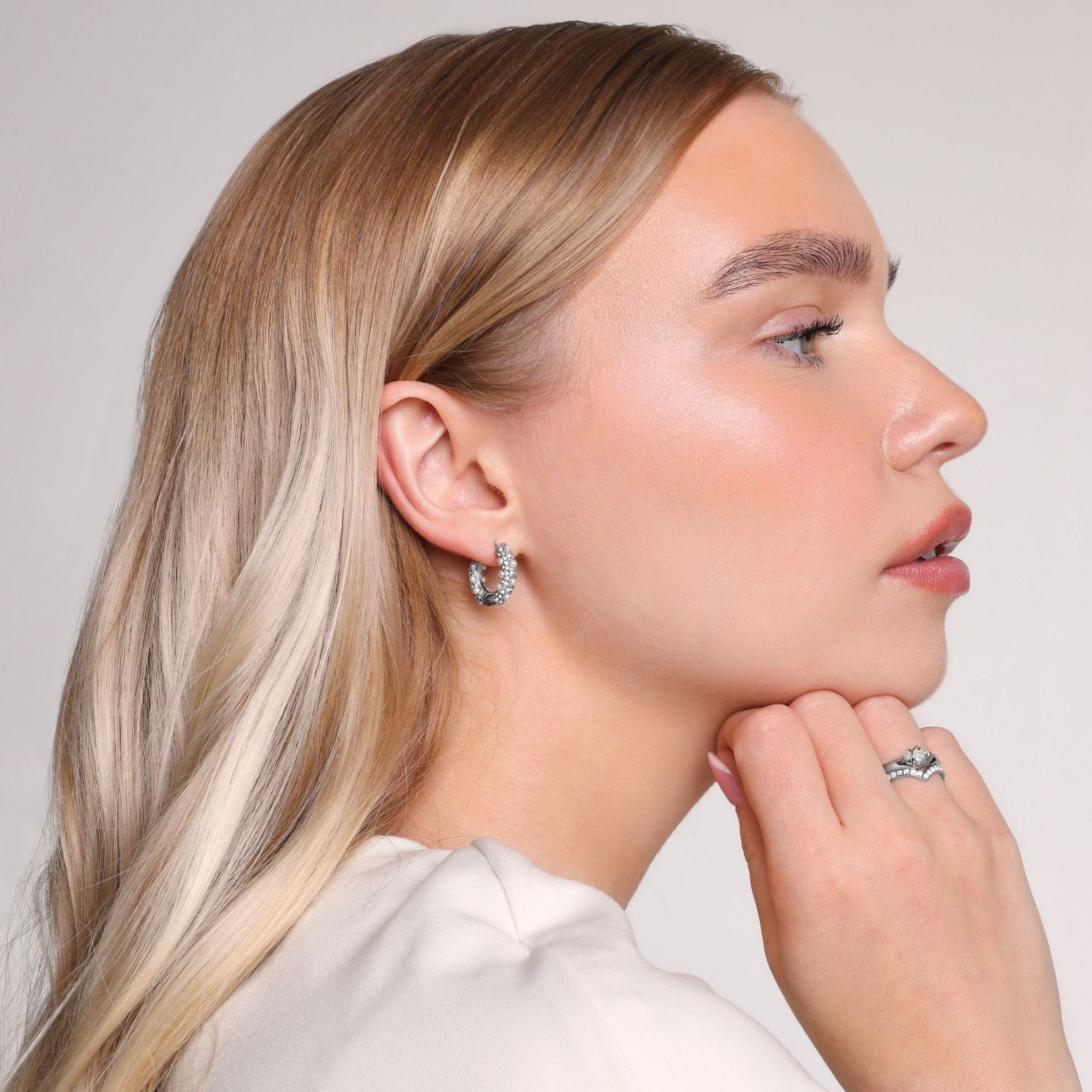 Alice Pearl Hoop Earrings - Image 26