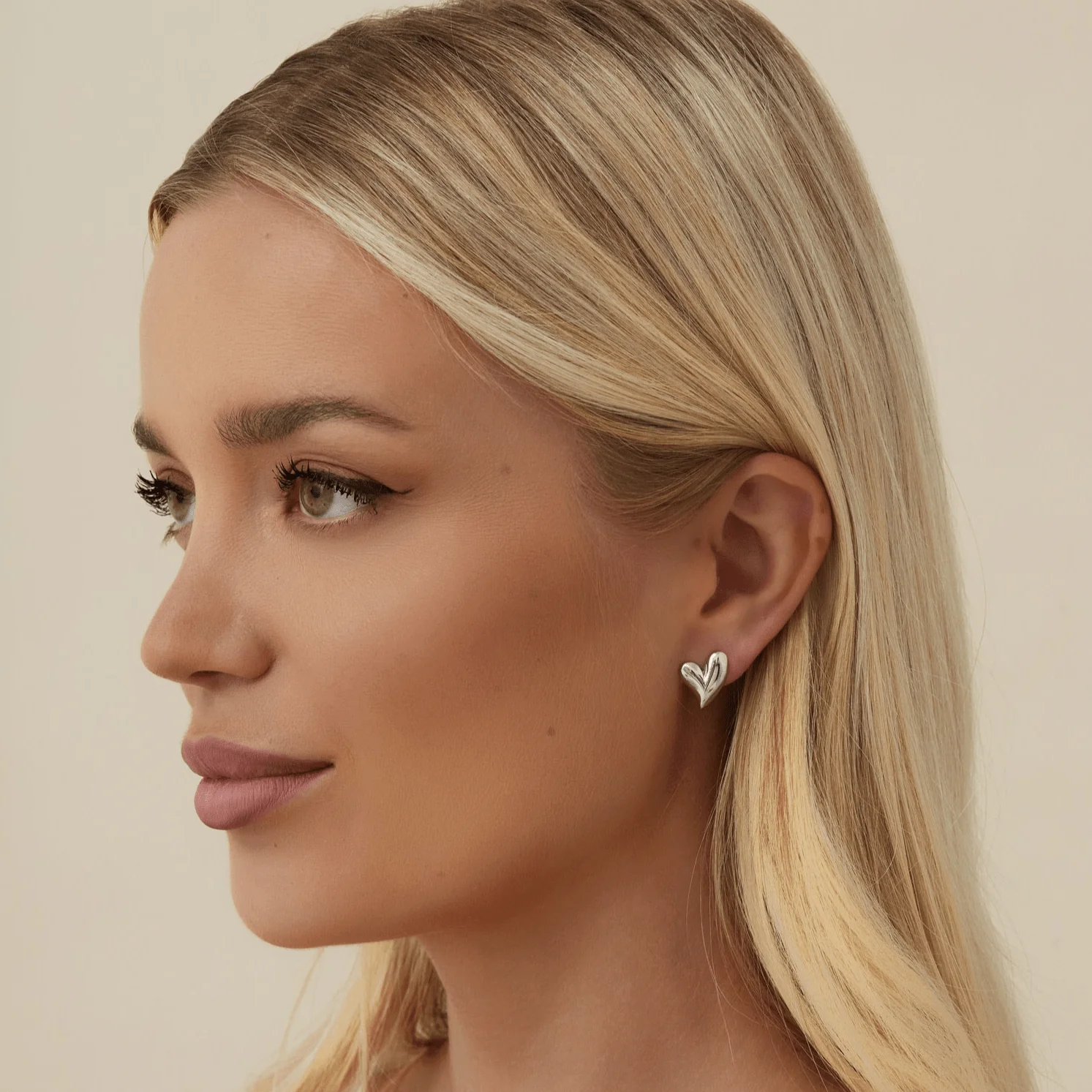 Ariana Stud Earrings - Image 3