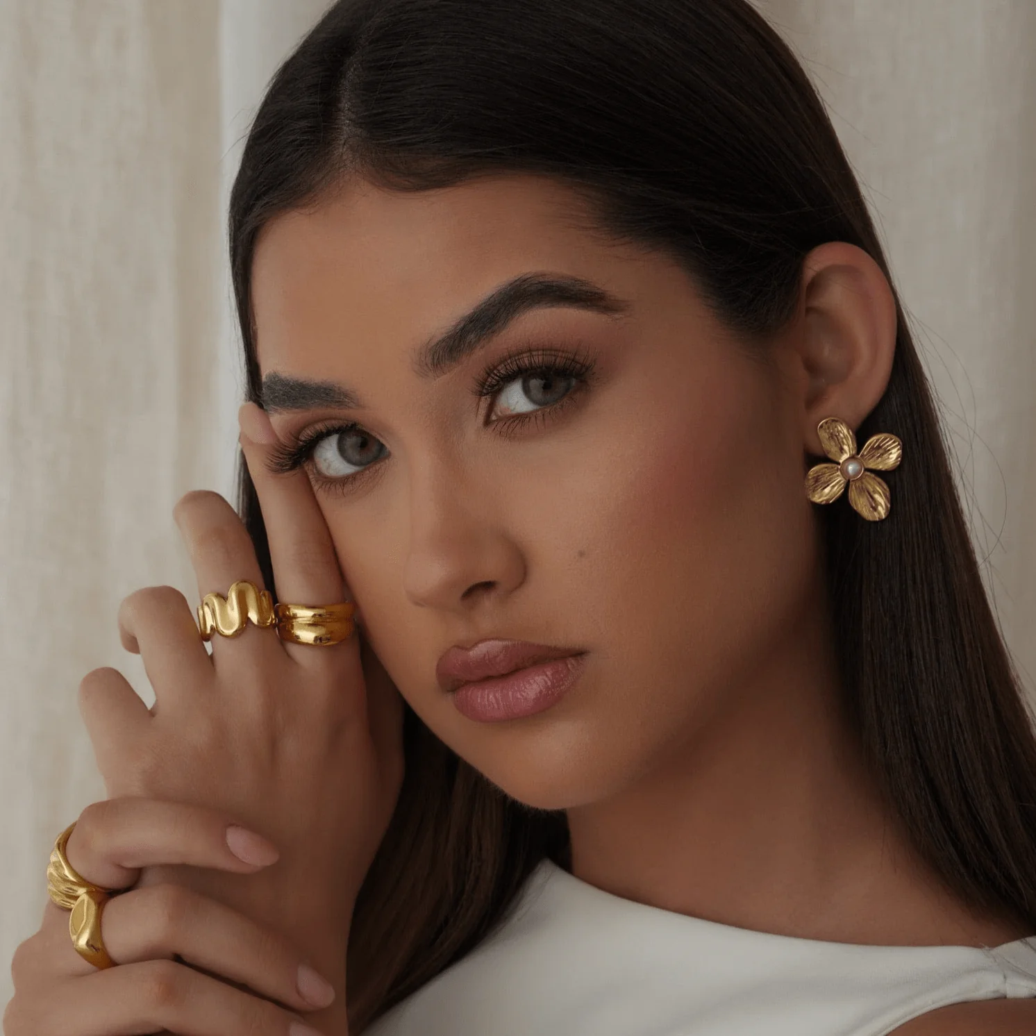 Aurelie Stud Earrings - Image 11