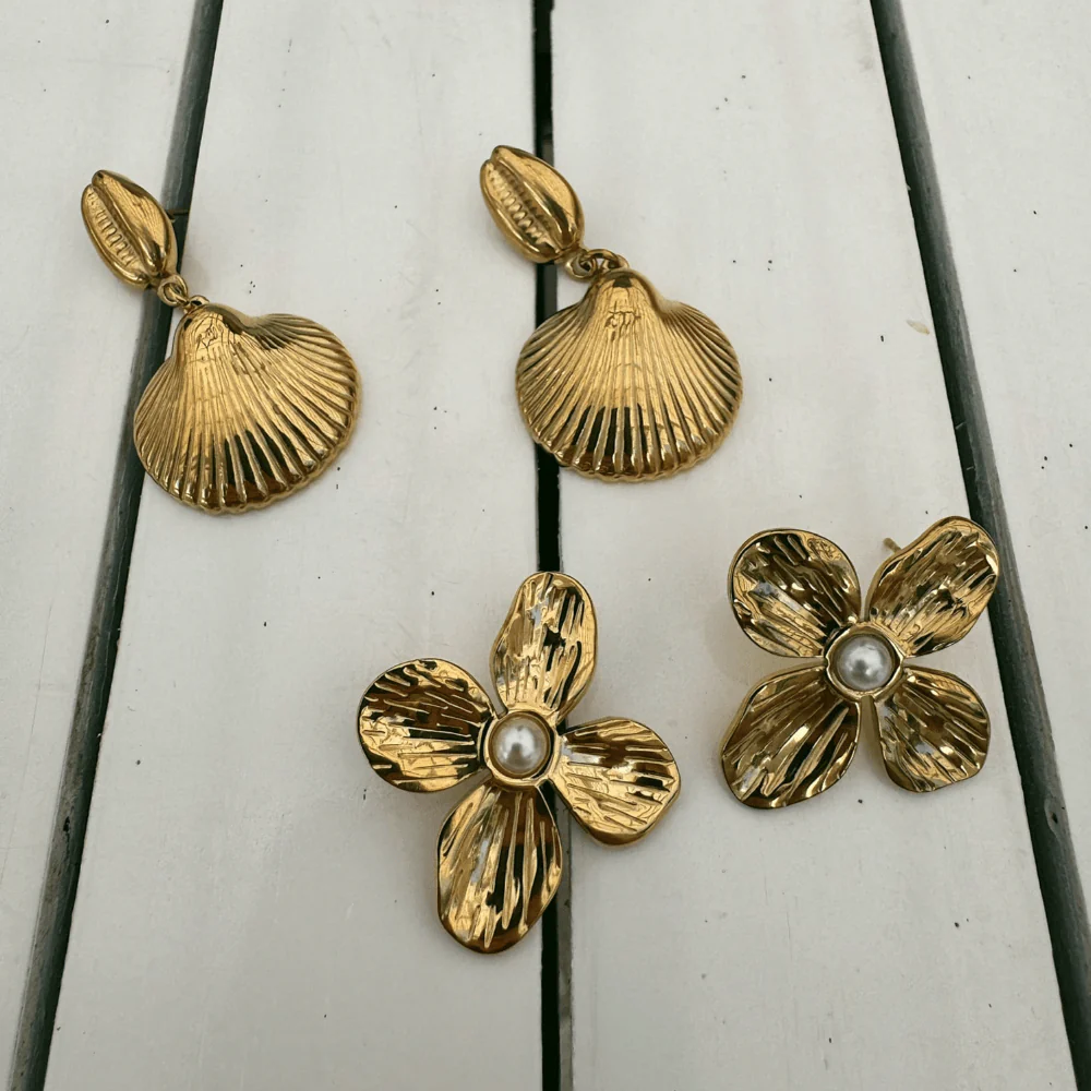 Aurelie Stud Earrings - Image 8