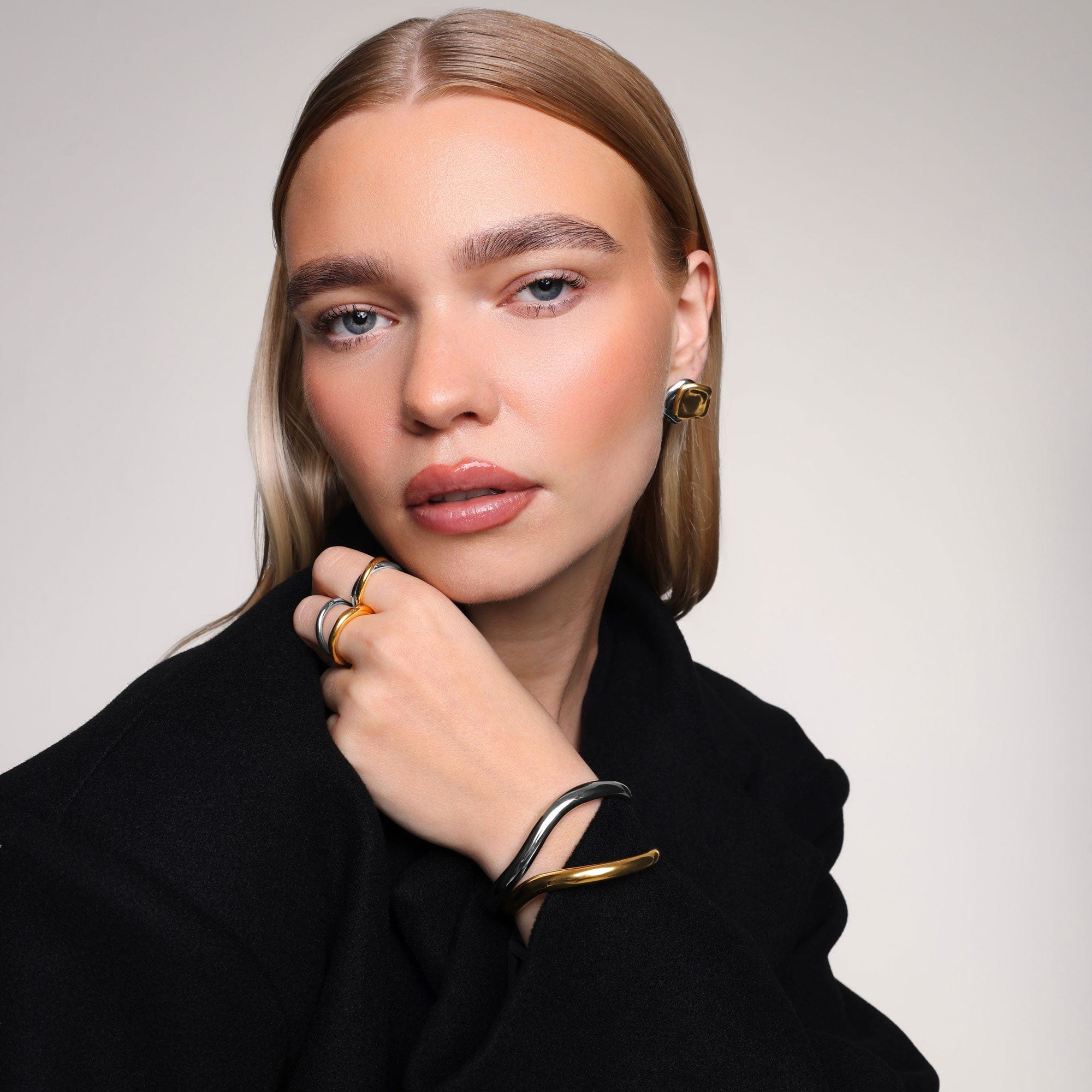 Billy Stud Earrings - Image 3