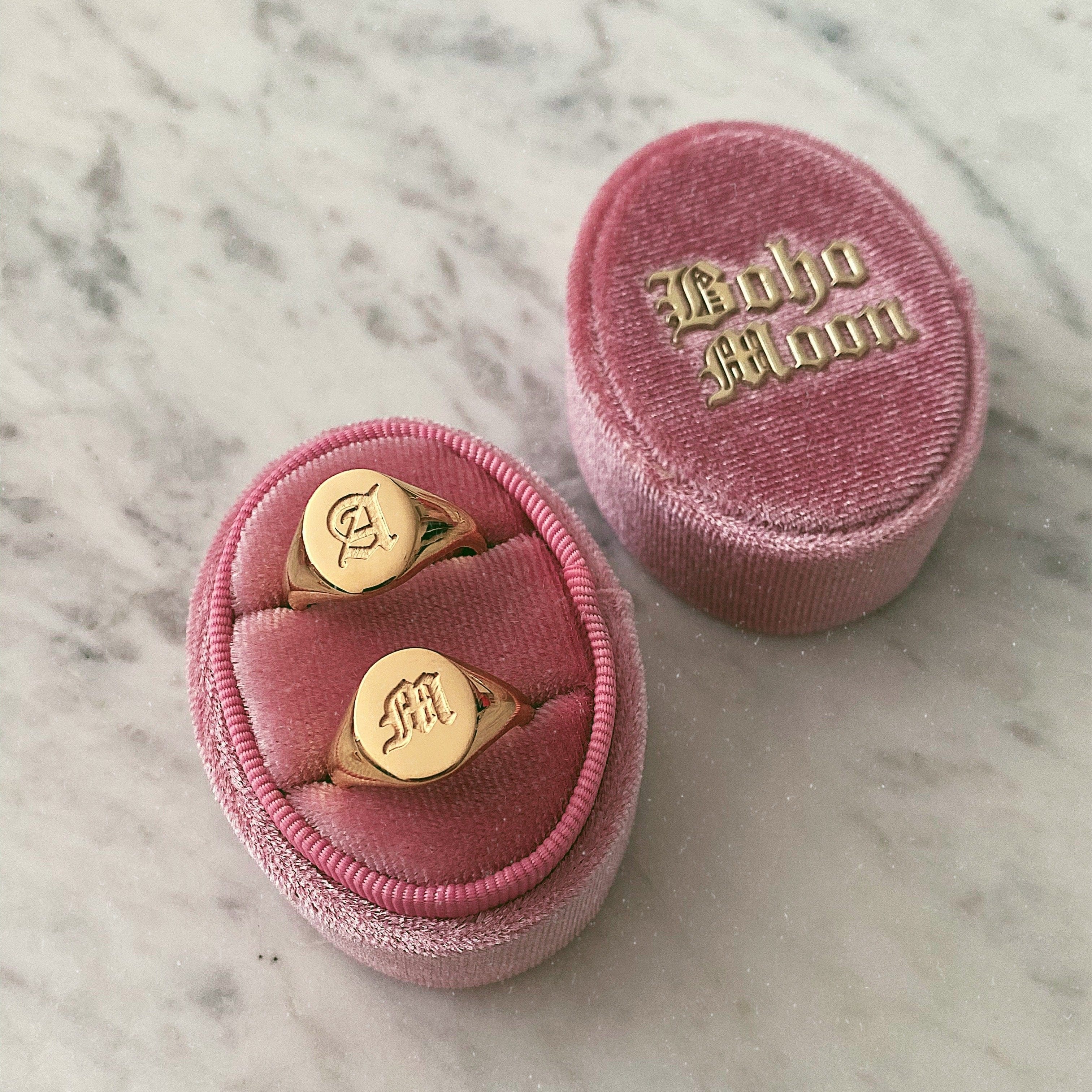 Dolce Initial Signet Ring Gold - Image 5