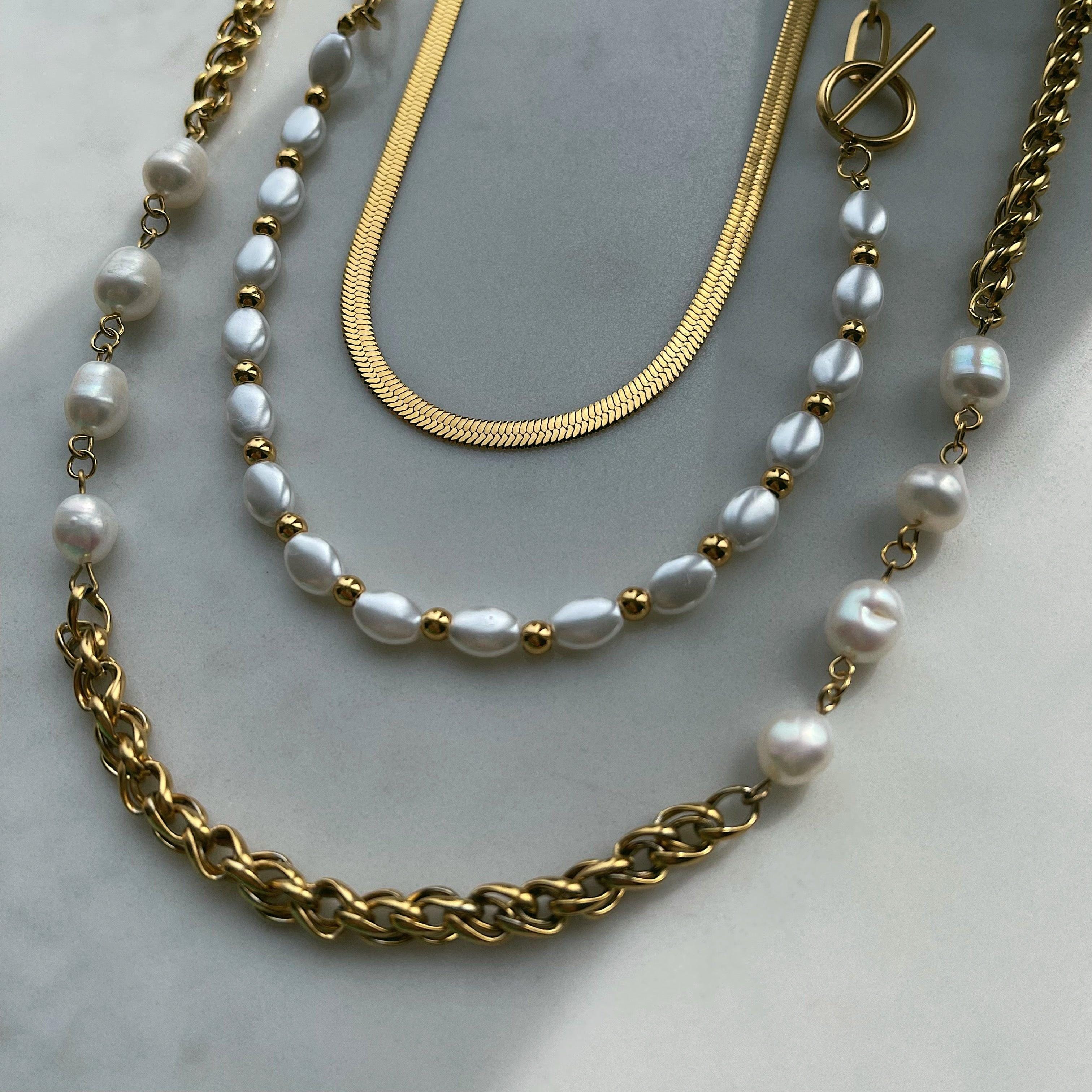 Essence Pearl TBar Necklace - Image 3
