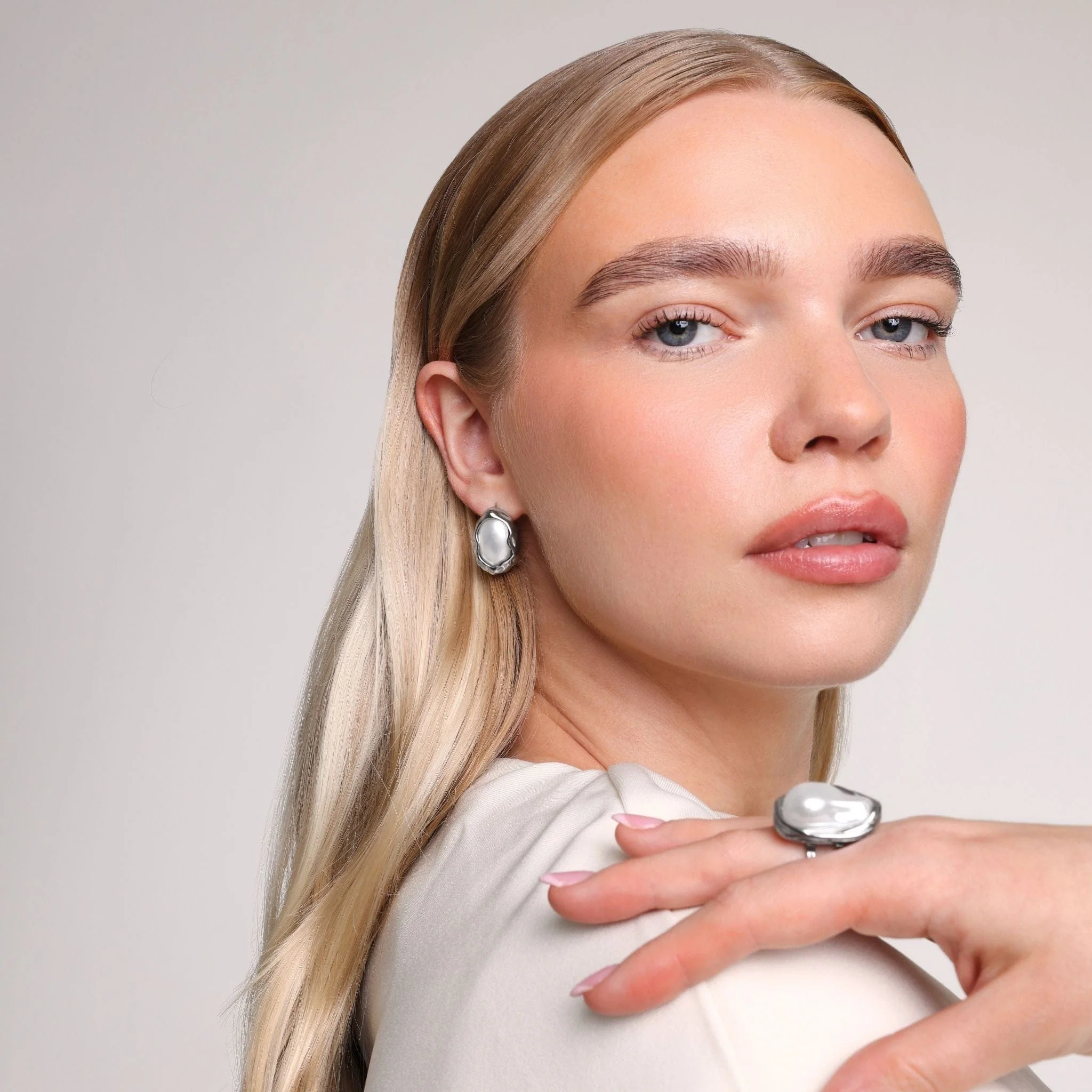 Laurel Pearl Ring - Image 9