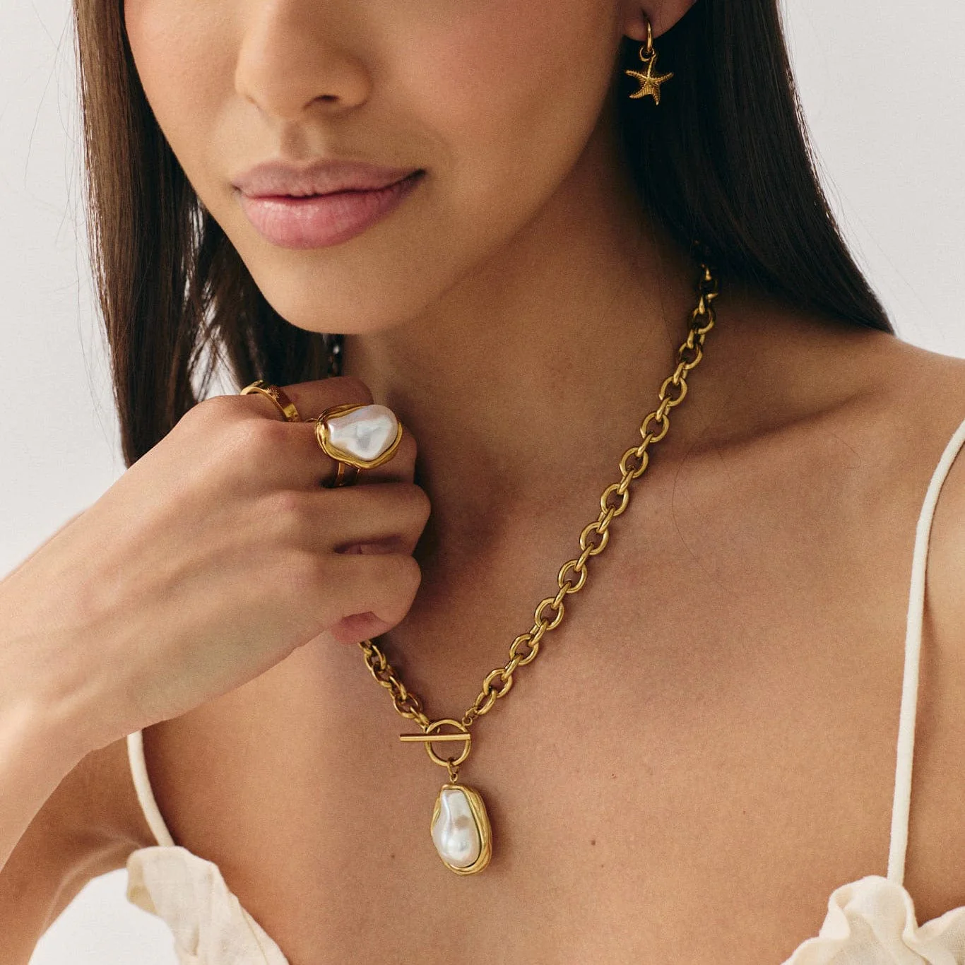 Laurel Pearl TBar Necklace - Image 8