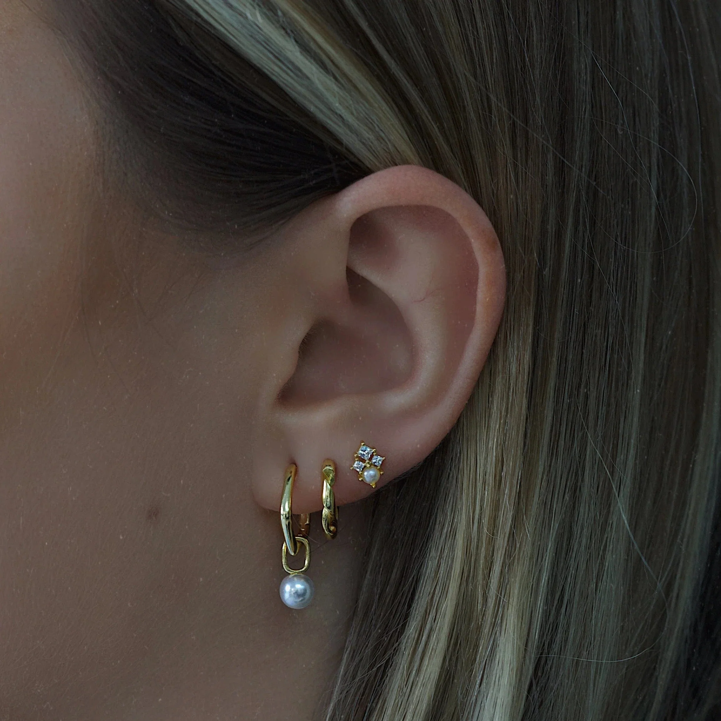 Fae Pearl Stud Earrings - Image 4