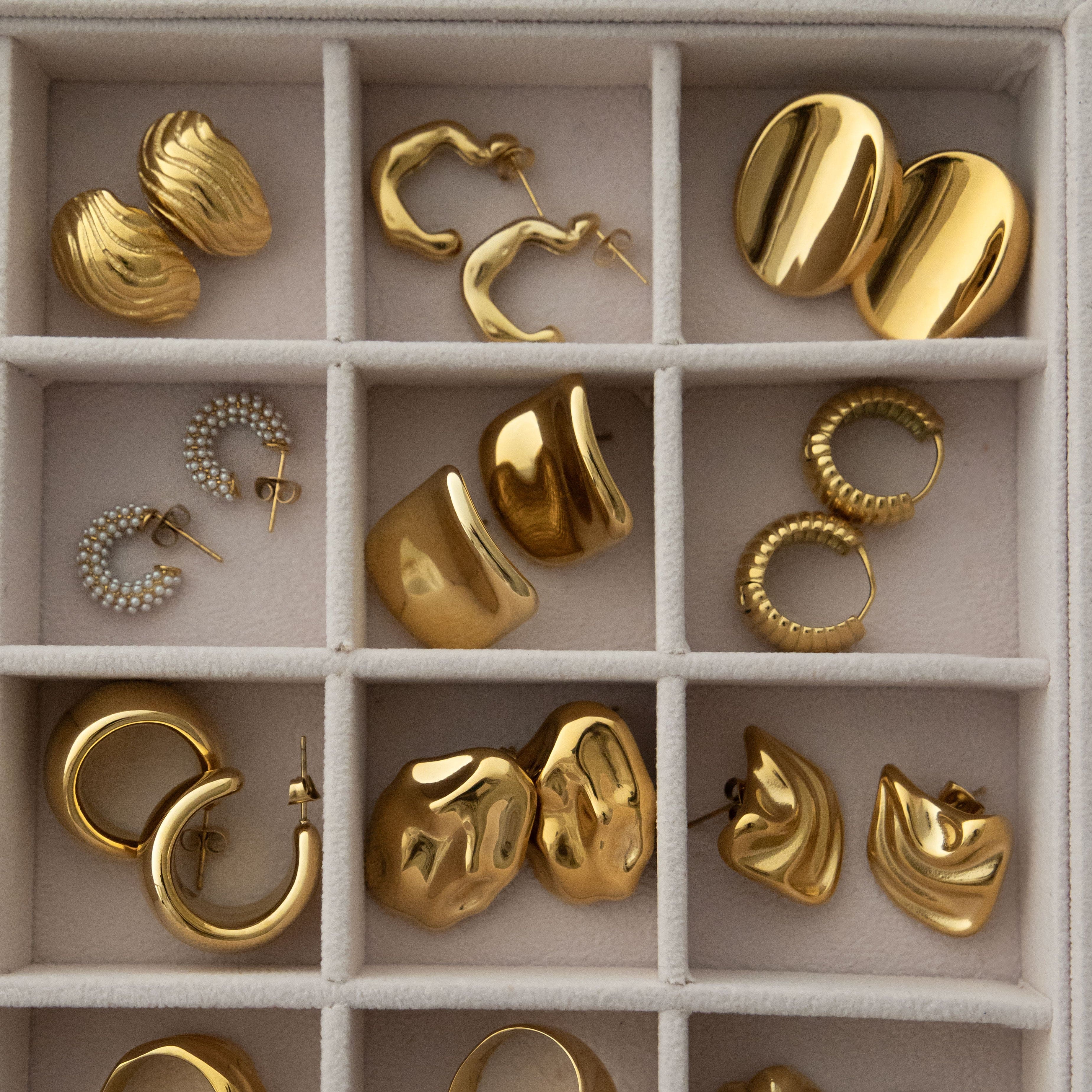 Senorita Pearl Hoop Earrings - Image 6