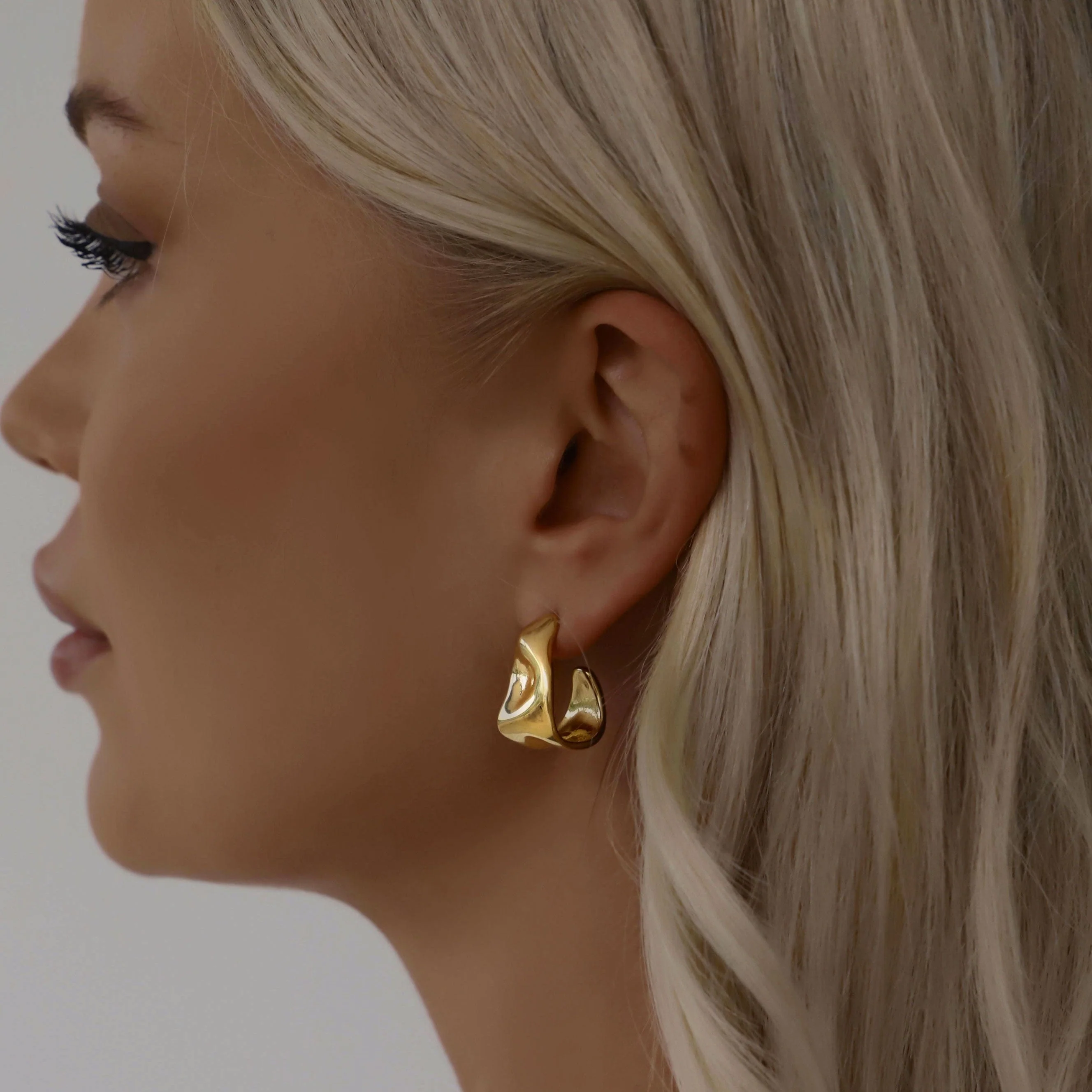 Tamara Hoop Earrings - Image 3