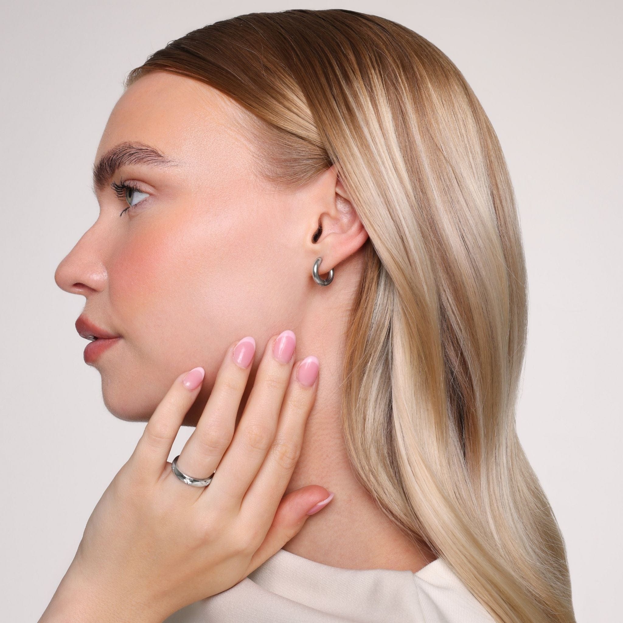 Riley Hoop Earrings - Image 12