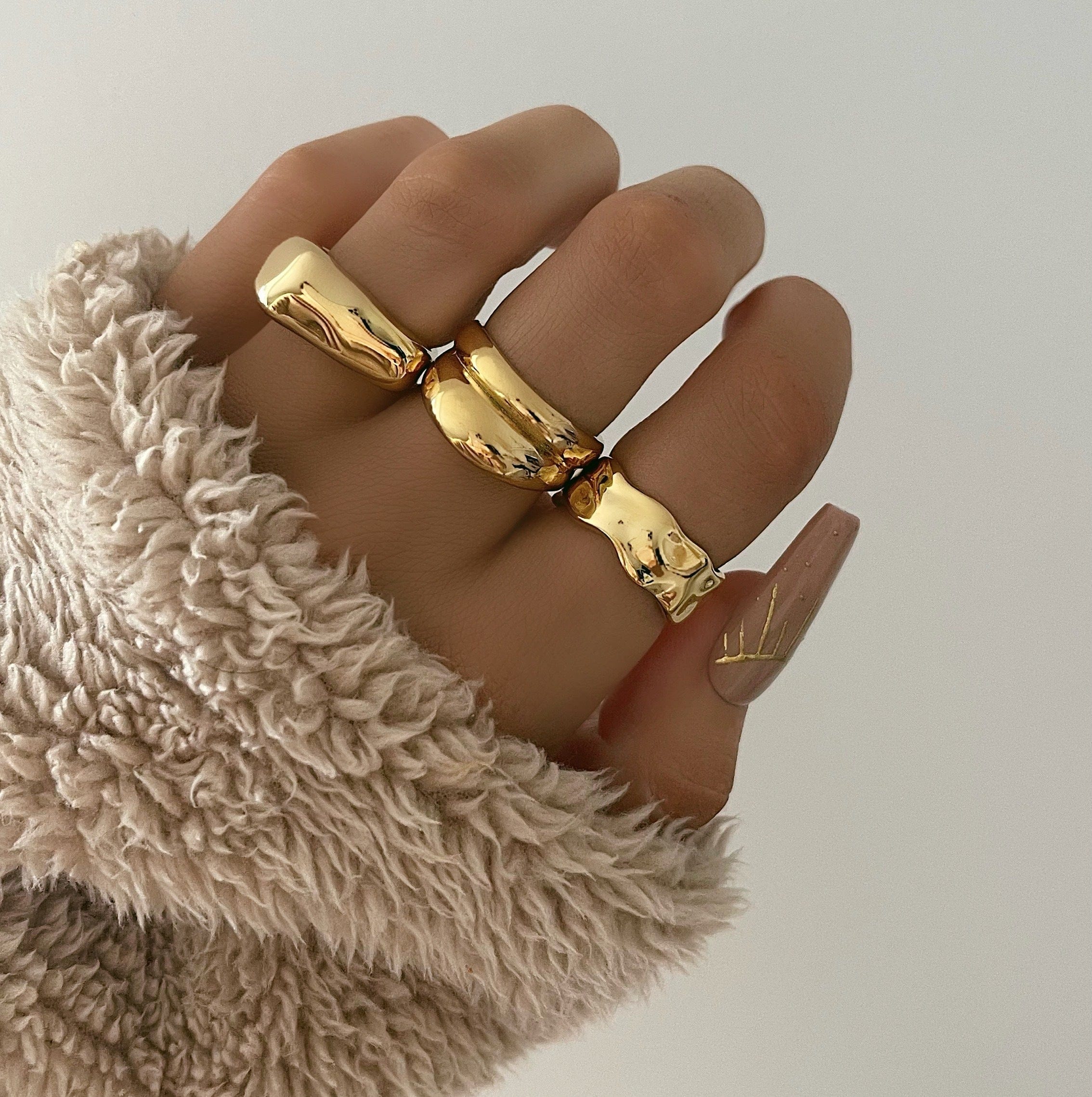 Velvet Ring - Image 24
